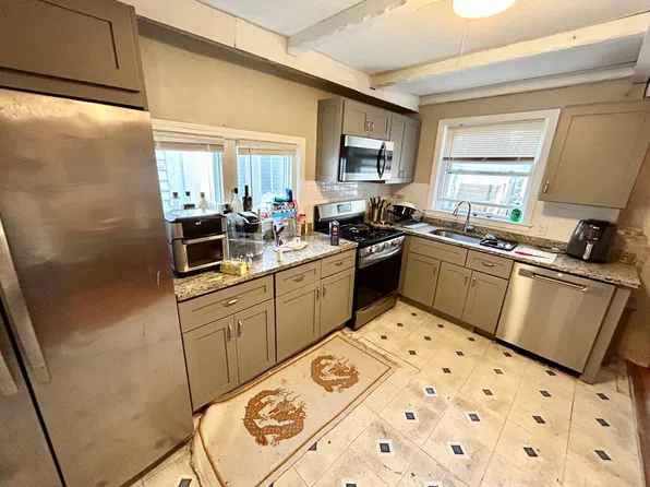 401 W 4th St, South Boston, MA 02127