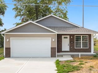 402 E McAllister St, Lebanon, IL 62254