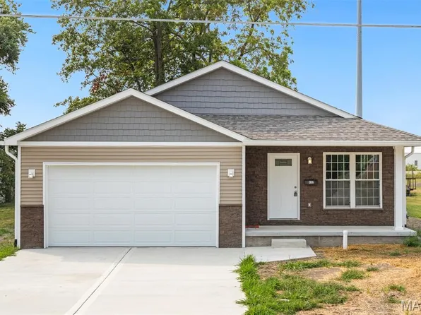 402 E McAllister St, Lebanon, IL 62254