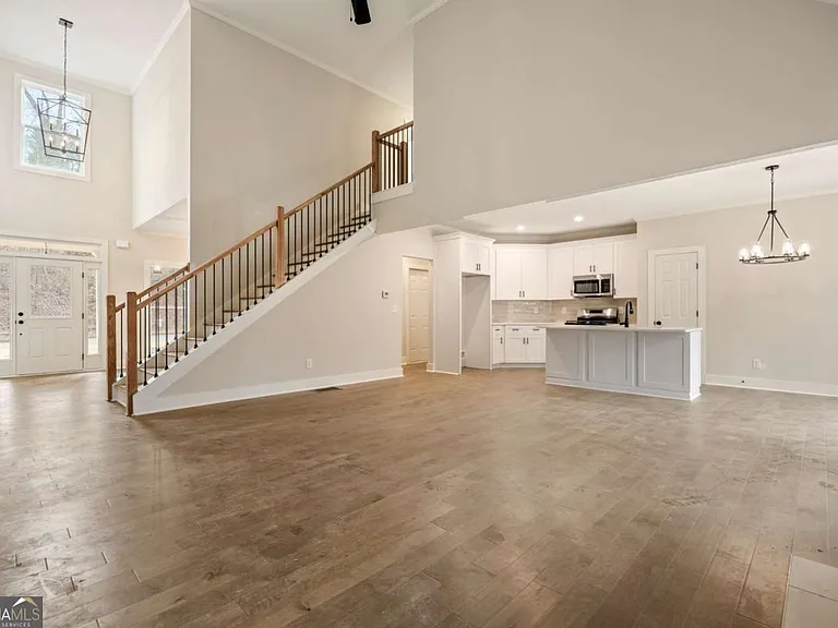 370 Ansley Dr — Photo 14