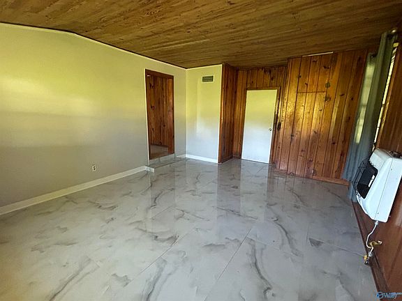 4th image of 3045 Walden Rd