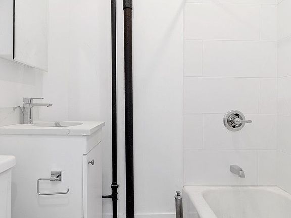 5th image of 307 E 18th St #4K