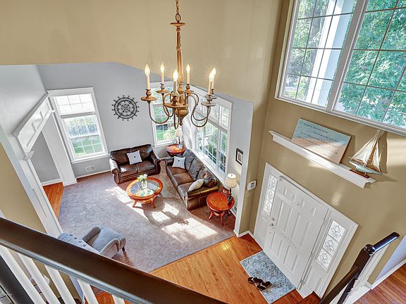3rd image of 102 Grande Woodlands Way