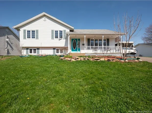 49 Goldsboro Ave, Riverview, NB E1B 4E9