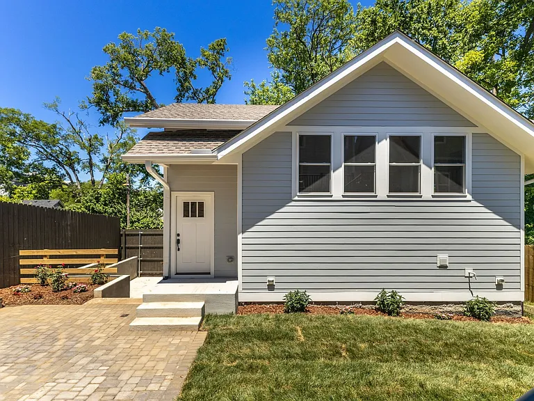 1102 Caldwell Ave — Photo 46