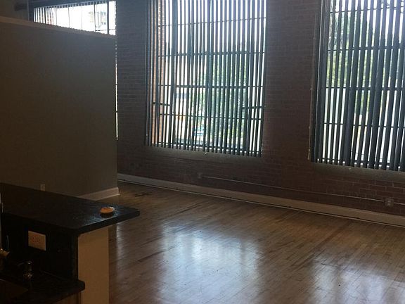3rd image of 2740 Fort Ave APT 207