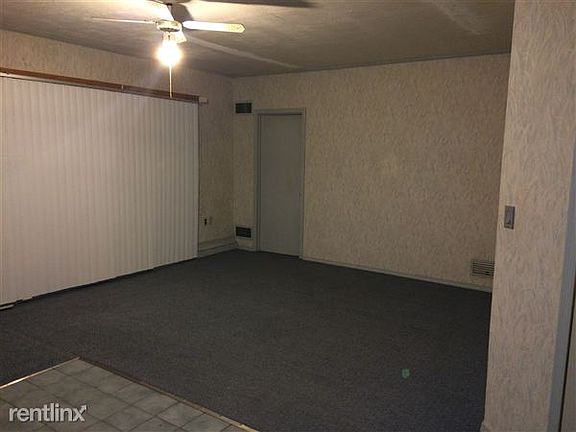 Master Bedroom West (3)
