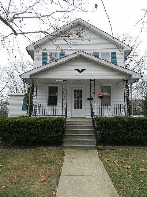 1st image of 118 W Maiden Ln