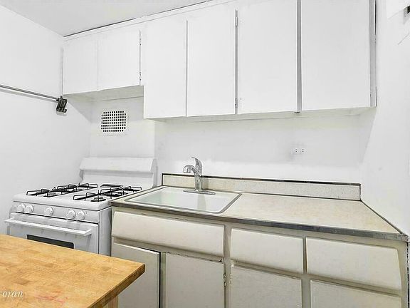 2nd image of 151 E 76th St #10C