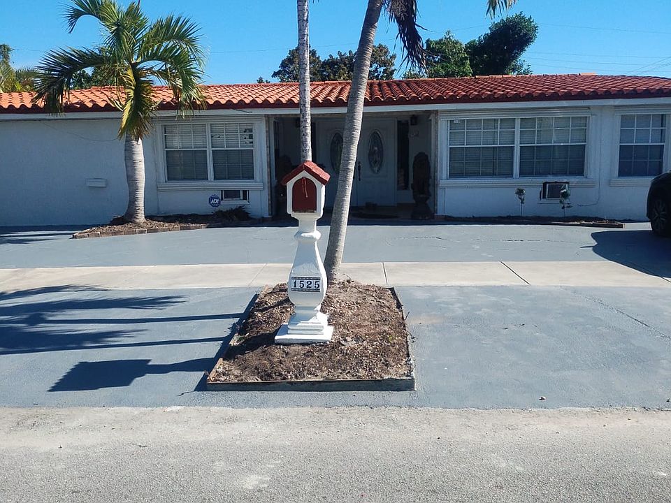 1st image of 1525 SW 76th Ave