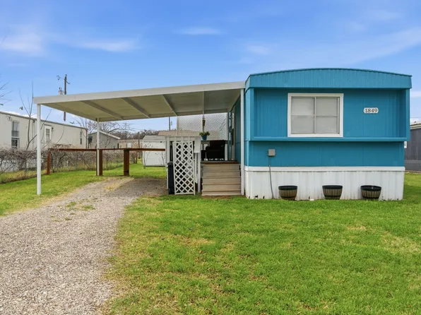 1849 Coral Rd, Azle, TX 76020