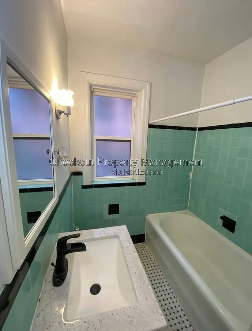 7336 Forsyth Blvd — Photo 4
