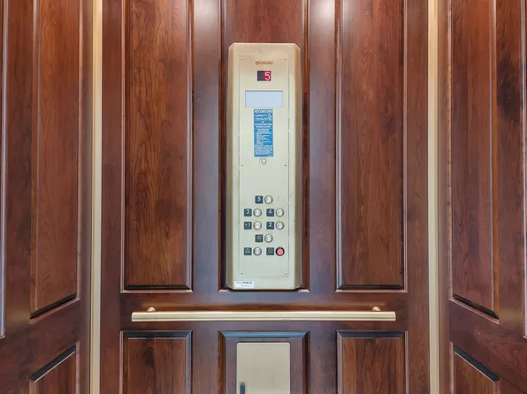 330 East 51st Street image 10 of 25