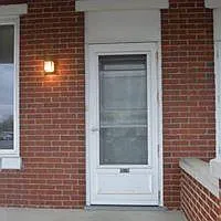 Building Photo - 1021 E Main St #D