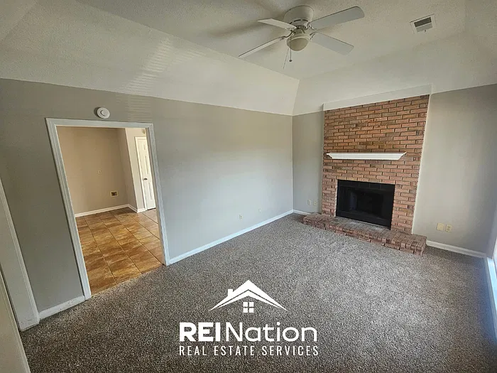 3 bed, 2.0 bath, 1166 sqft, $1,350 — Photo 2