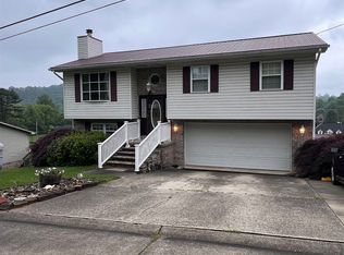 12 Regal Oaks, Barboursville, WV 25504