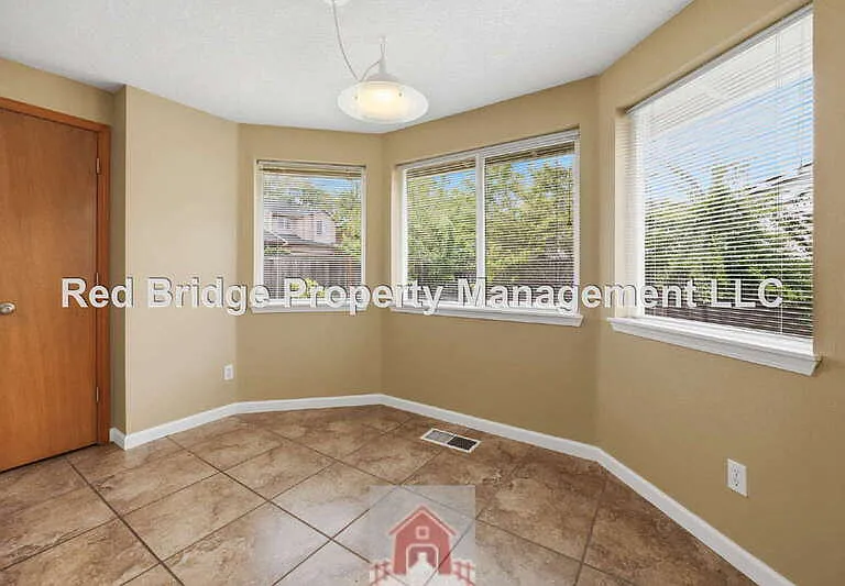 13571 SW Uplands Dr — Photo 14