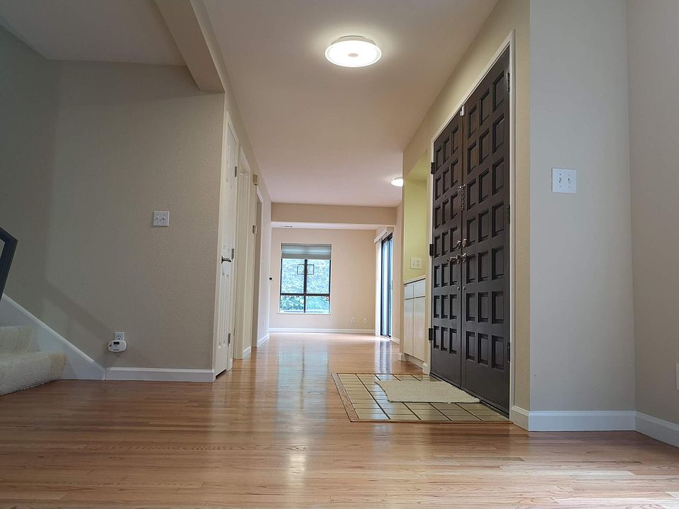 1st image of 2411 Carlmont Dr