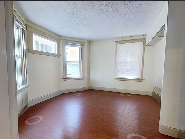 2545 Vestry Ave — Photo 6