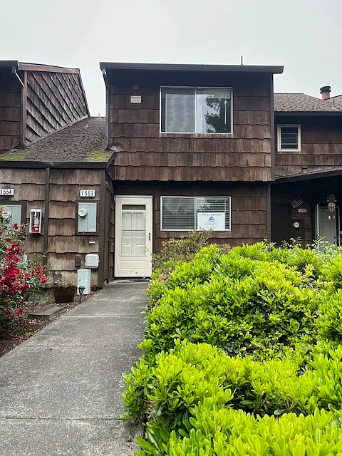 Building Photo - 1553 Parkway Dr