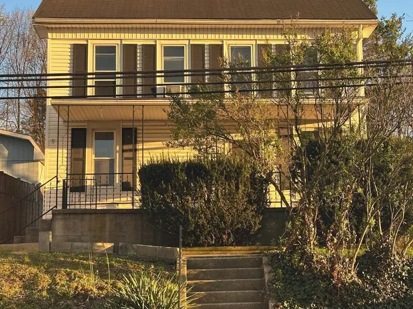 7 E Main St, Windsor, PA 17366