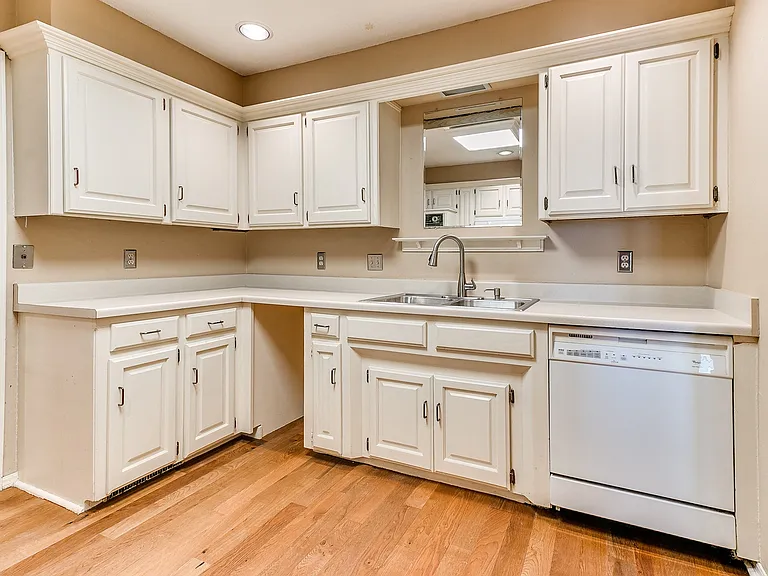 6313 Avalon Ln — Photo 16