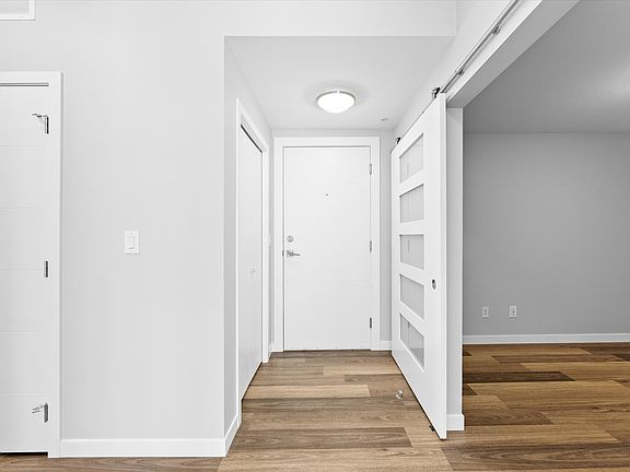 3rd image of 722 Valley Rd #210