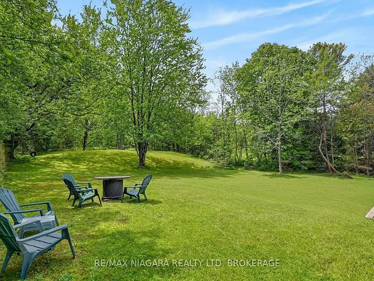 12 Sheppard Cres — Photo 23