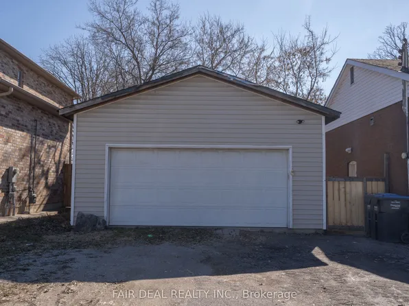 38 Cattrick St, Mississauga, ON L4T 1H5