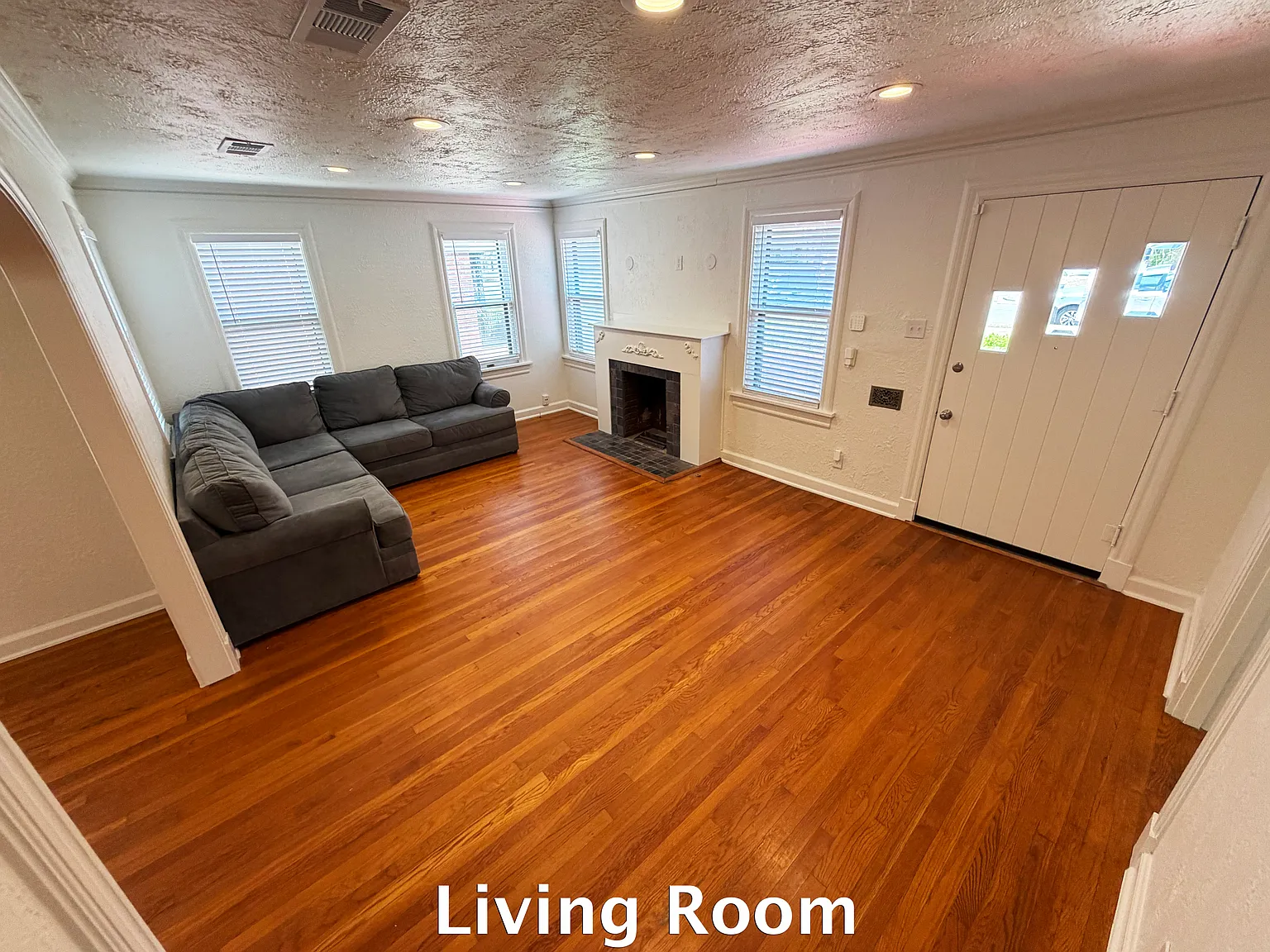 3 bed, 1610 sqft, $3,375 — Photo 4