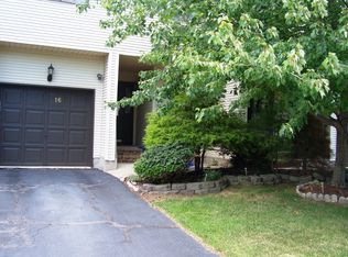 16 Maple Ct, Flemington, NJ 08822