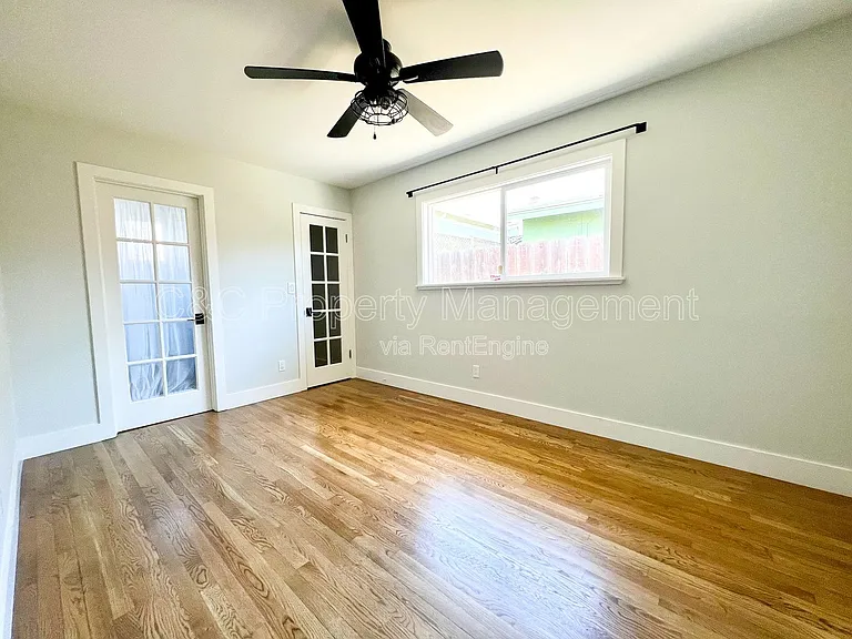 1726 Hilton St — Photo 8