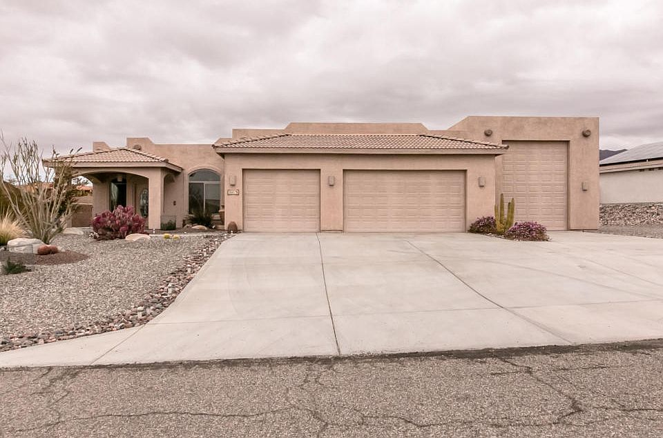1st image of 3841 Yucca Dr
