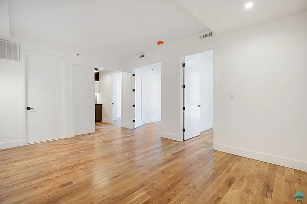 Rented by EXR | media 34