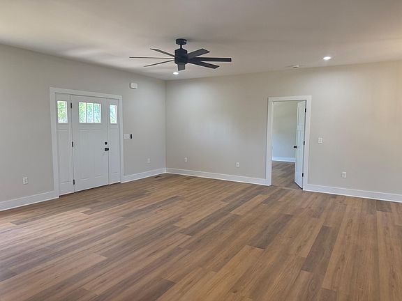 4th image of 352 Noland Rd