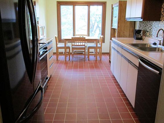 4th image of 2048 Stockinger Dr