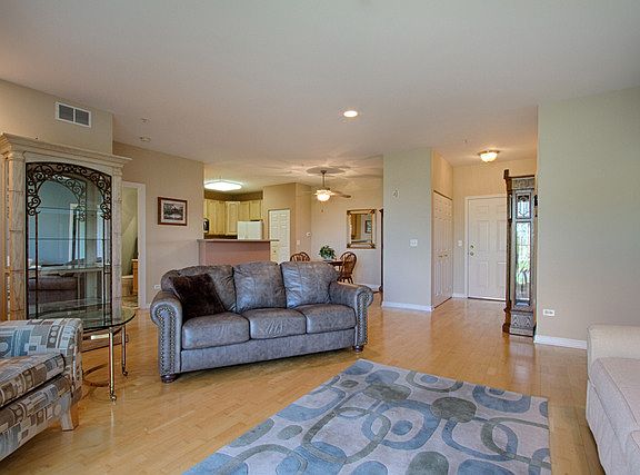 5th image of 34451 N Old Walnut Cir #2-104