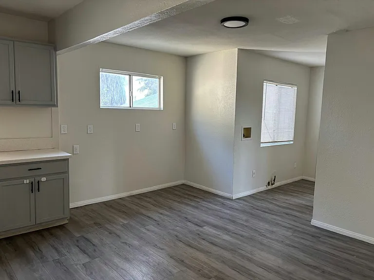 1061 Beaumont Ave #A — Photo 4