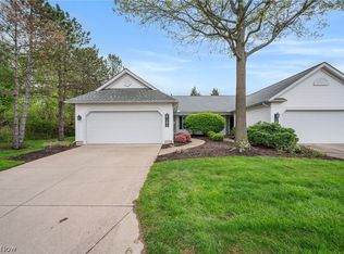33817 Honeysuckle Ln, North Ridgeville, OH 44039