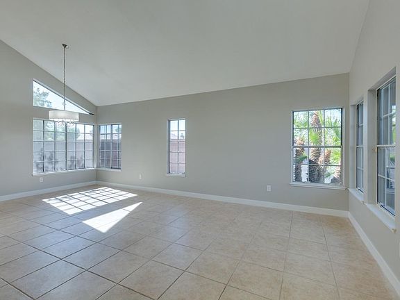 5th image of 4536 Vincente Ln