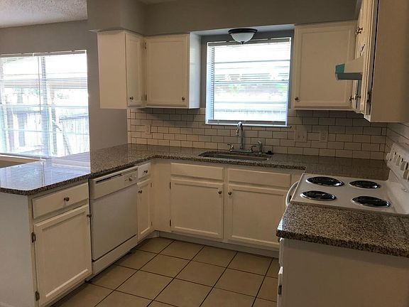2nd image of 2 Creekmont Ln