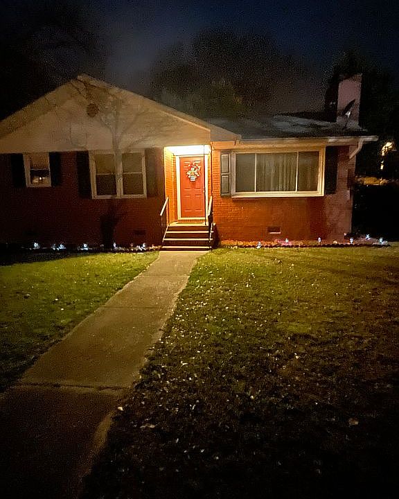 2nd image of 134 Woodside Rd