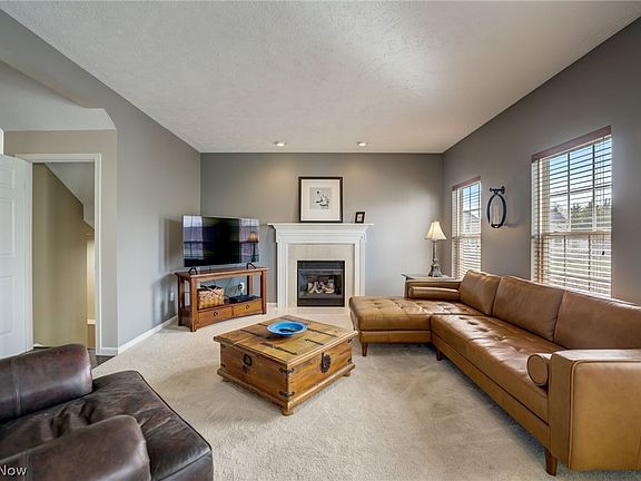 4th image of 2898 Trisch Cir