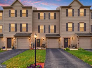 207 Katelyn Dr, New Oxford, PA 17350