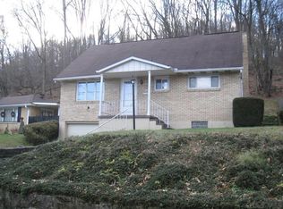 90 Donna Dr, Johnstown, PA 15905