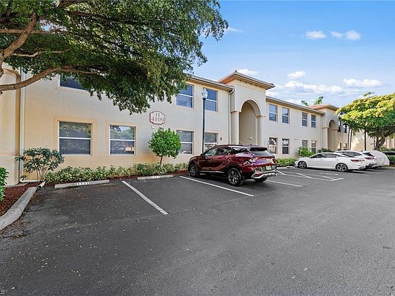 4th image of 4109 Bellasol CIR #1114