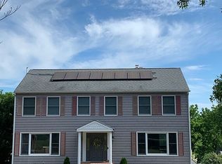 25 Goldfinch Ln, Neshanic Station, NJ 08853