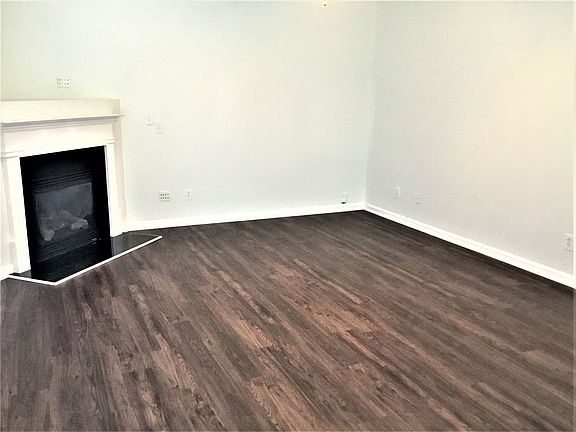 4th image of 4815 Redland Ct