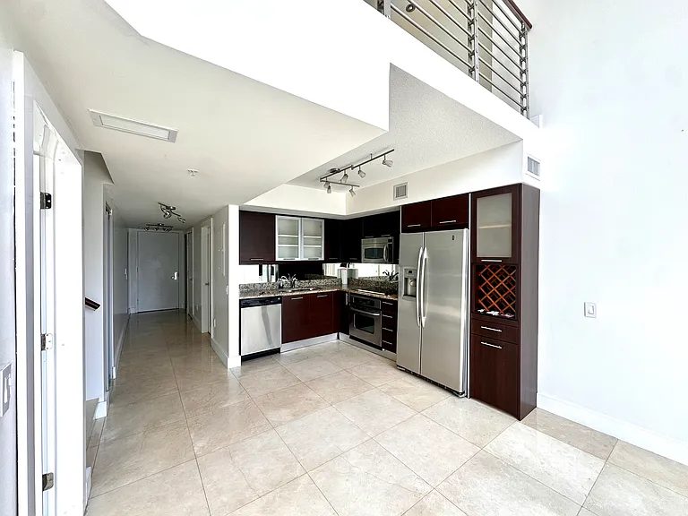 41 SE 5th St #2408 — Photo 8