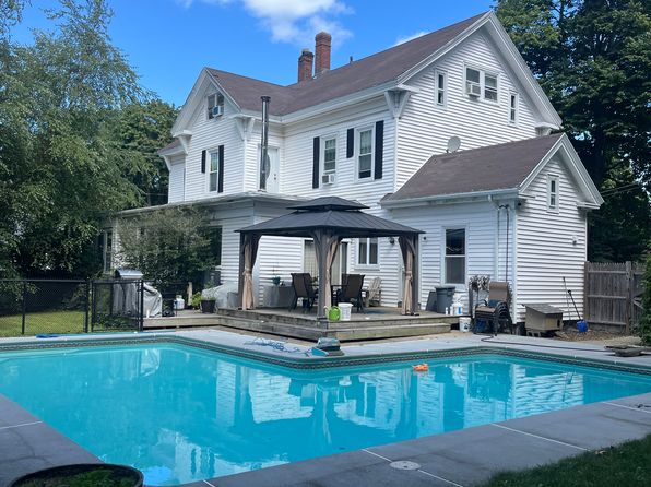 91 Pleasant St APT 2